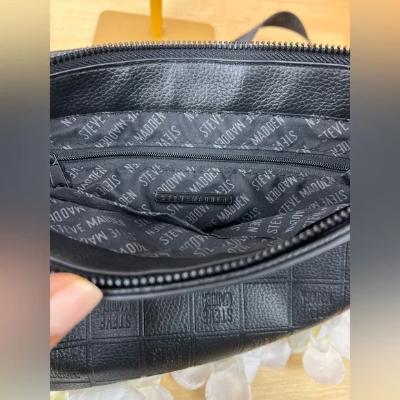 Steve Madden Black  Quilted style Crossbody Bag with Chain Strap - Picture 6 of 12
